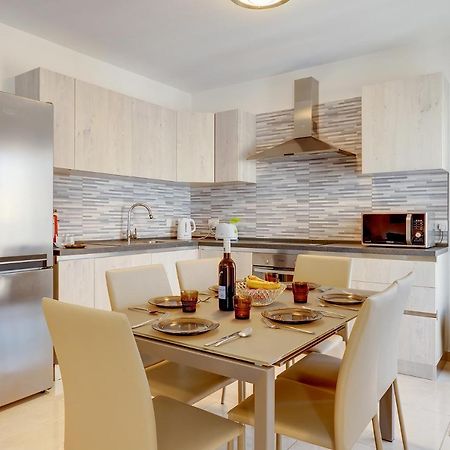 Stylish Bright And Airy Apart In Central Bugibba St. Paul's Bay Exteriör bild