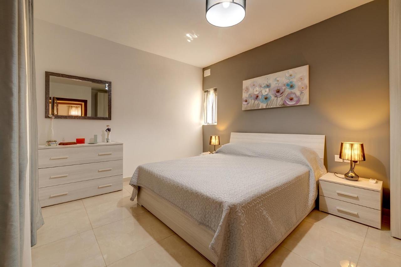 Stylish Bright And Airy Apart In Central Bugibba St. Paul's Bay Exteriör bild